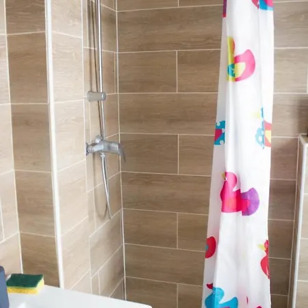 Appartement Nice Flat In The Batignolles District Parijs